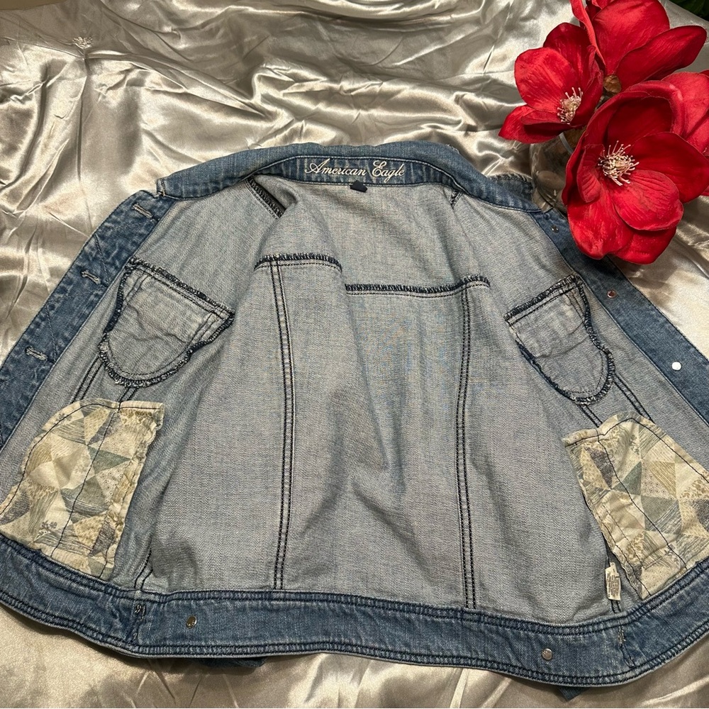 🌹VINTAGE American Eagle Outfitters • Cool Classic Light Blue Jean Jacket - Picture 5 of 14